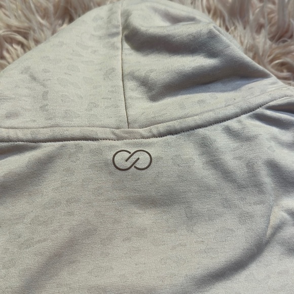 Calia by Carrie Underwood Peach Whip Leopard Top Sweatshirt with pockets - Picture 5 of 5